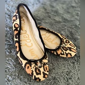 Sam Edelman Felicia Flat in Leopard Print Size 7
